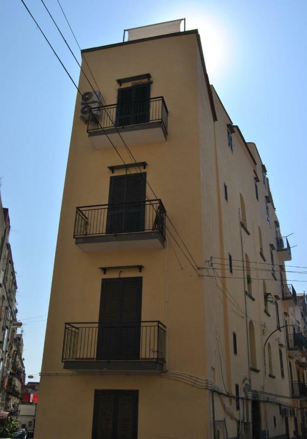 Vico Longo 25 - Ensuit Flat In The Heart Of Naples Exterior photo